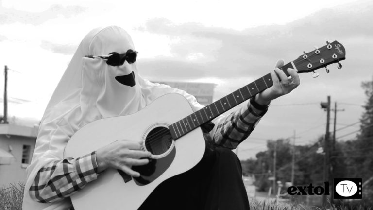 sequence-01-00_00_18_29-still001