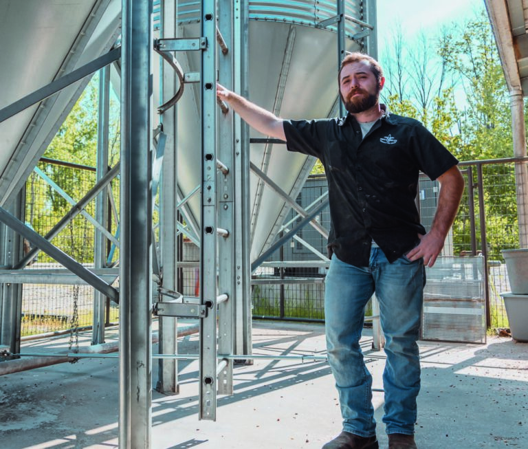 extolmag_27-1_page_019_image_0001